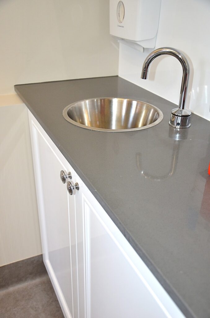 brisbane city gynecology plumbing fit out done by crew plumbing
